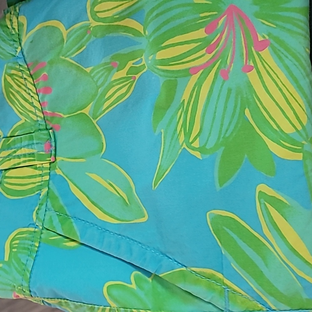 Lilly Pulitzer flower Shorts 10 - Picture 8 of 8